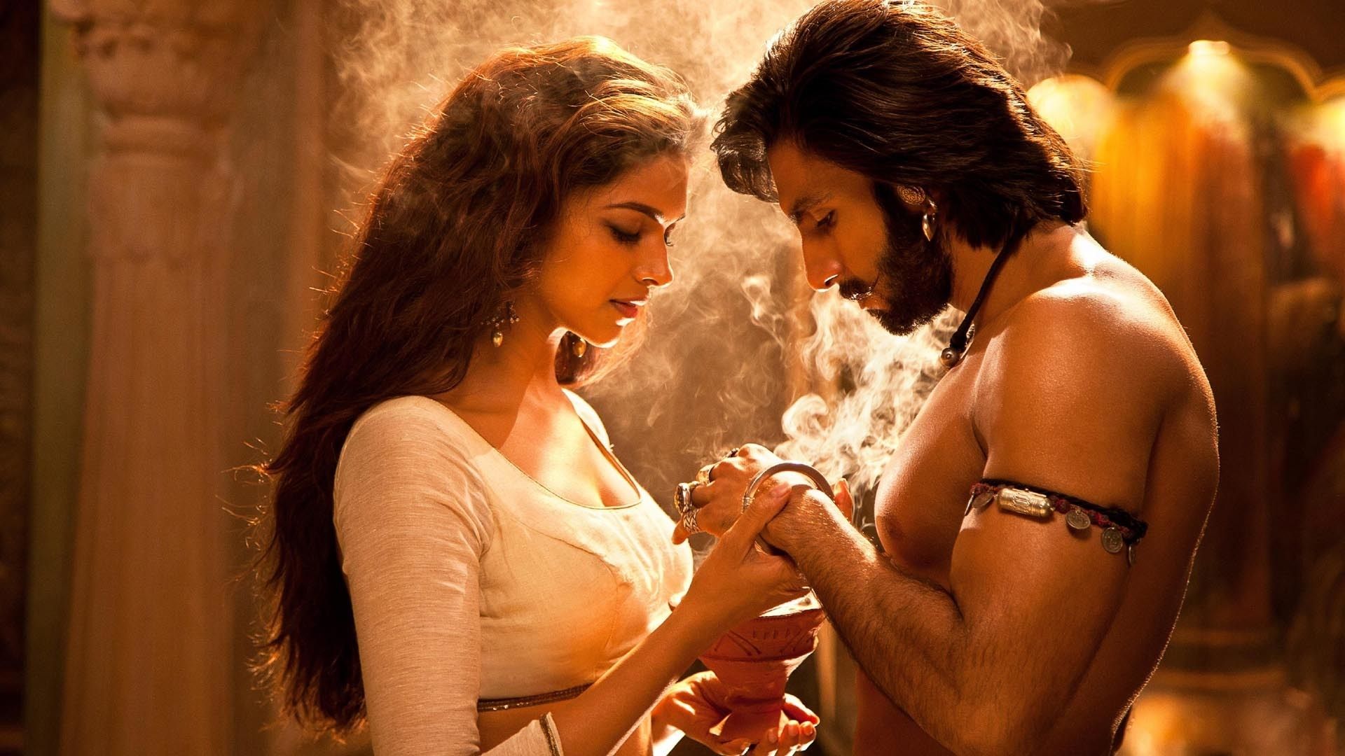 Deepika And Ranveer Romance Scene In Ram Leela Full HD Poster Movie Clip