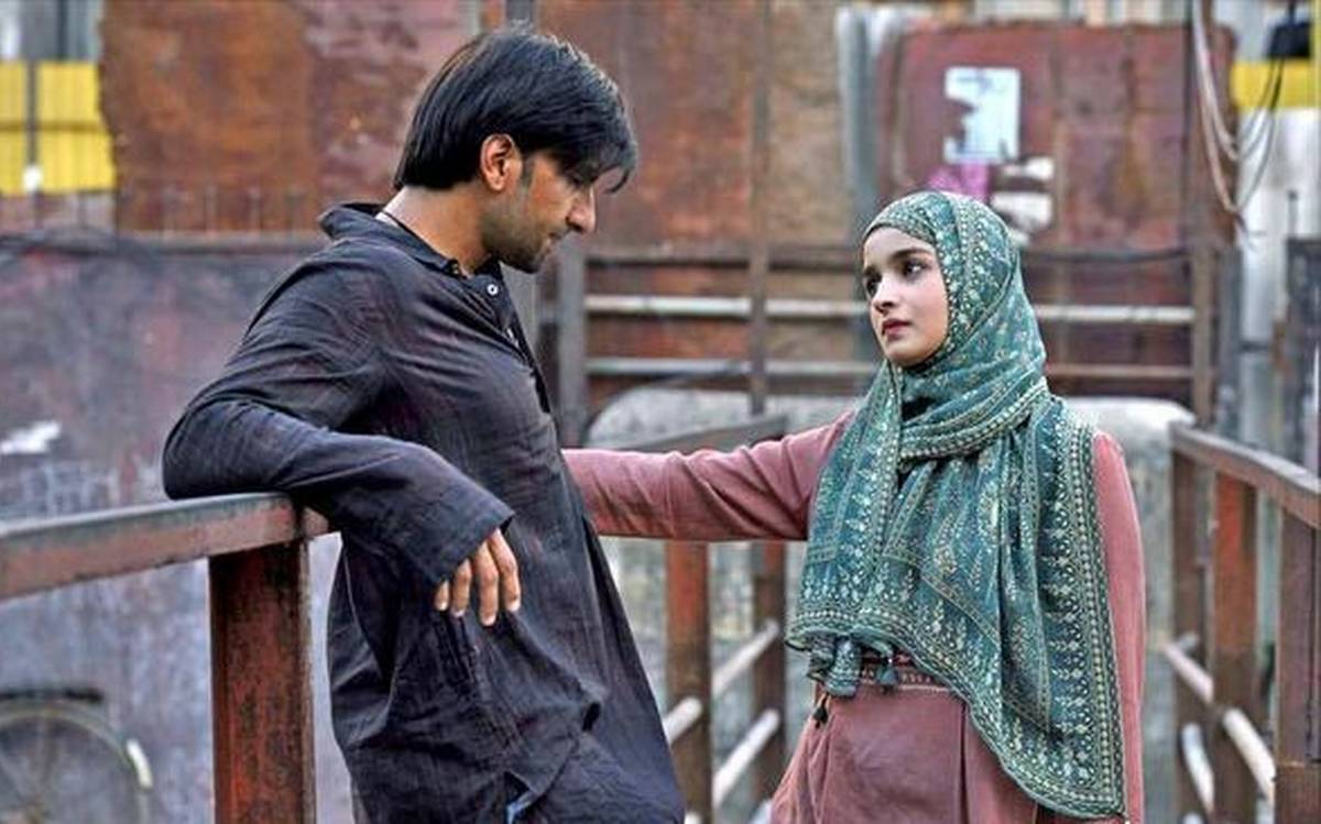 Gully Boy Movie Clips - Alia Bhatt And Ranveer Singh